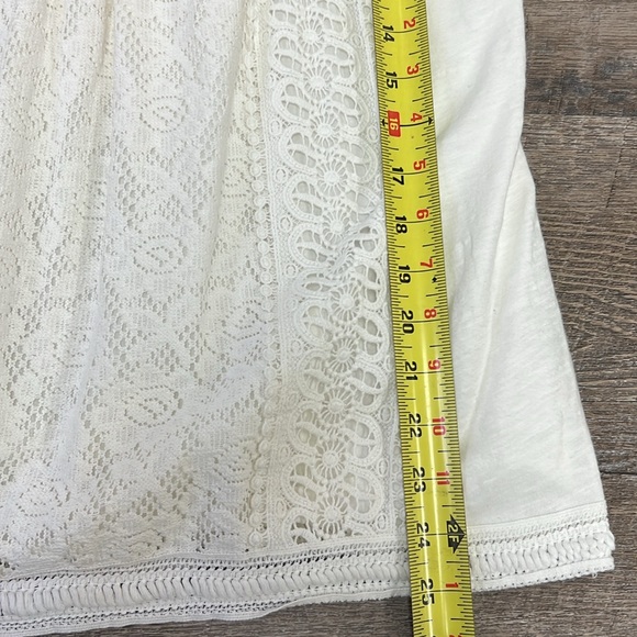 SOLD IN STORE Akemi + Kin Boho Crotchet Detailed Tank Top Size Medium - Picture 13 of 13